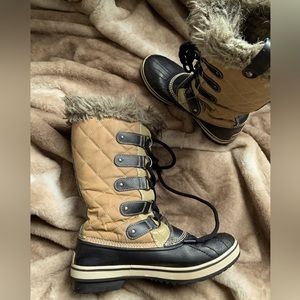 Sorel Tofino Women’s Waterproof Boots